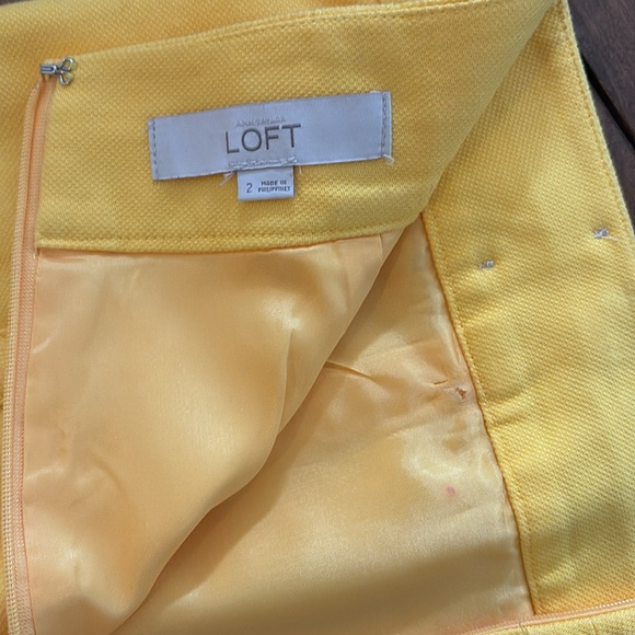 Yellow Loft size 2 skirt - Picture 3 of 3